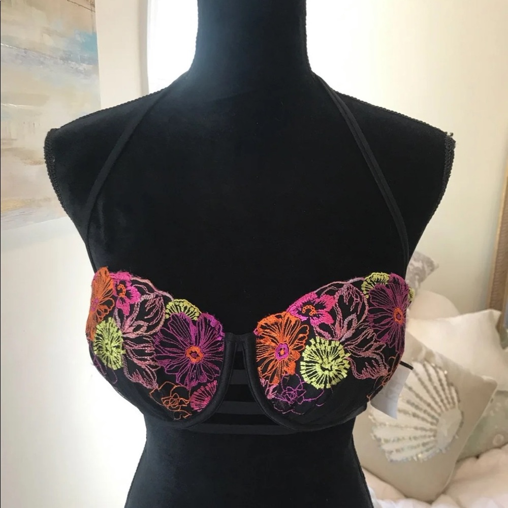 NWT Xhilaration Bikini Top size D/DD